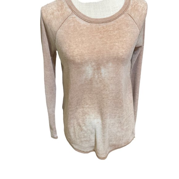 American Eagle Woman’s Med Tie Dye  Long Sleeve Waffle Print Top - Picture 3 of 8